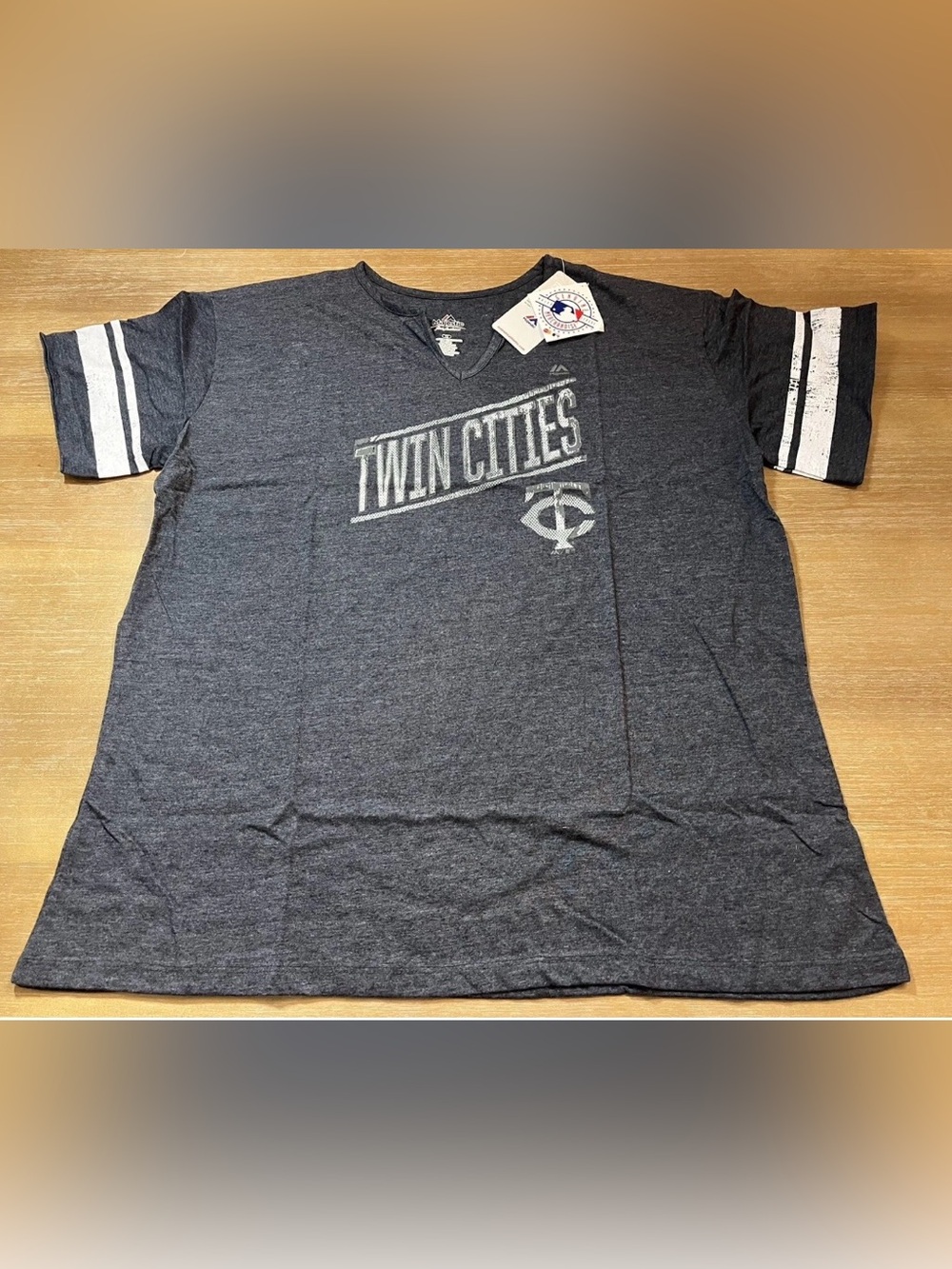 NEW NWT - Minnesota Twins MLB Majestic Women's Plus-Size 1X T-shirt